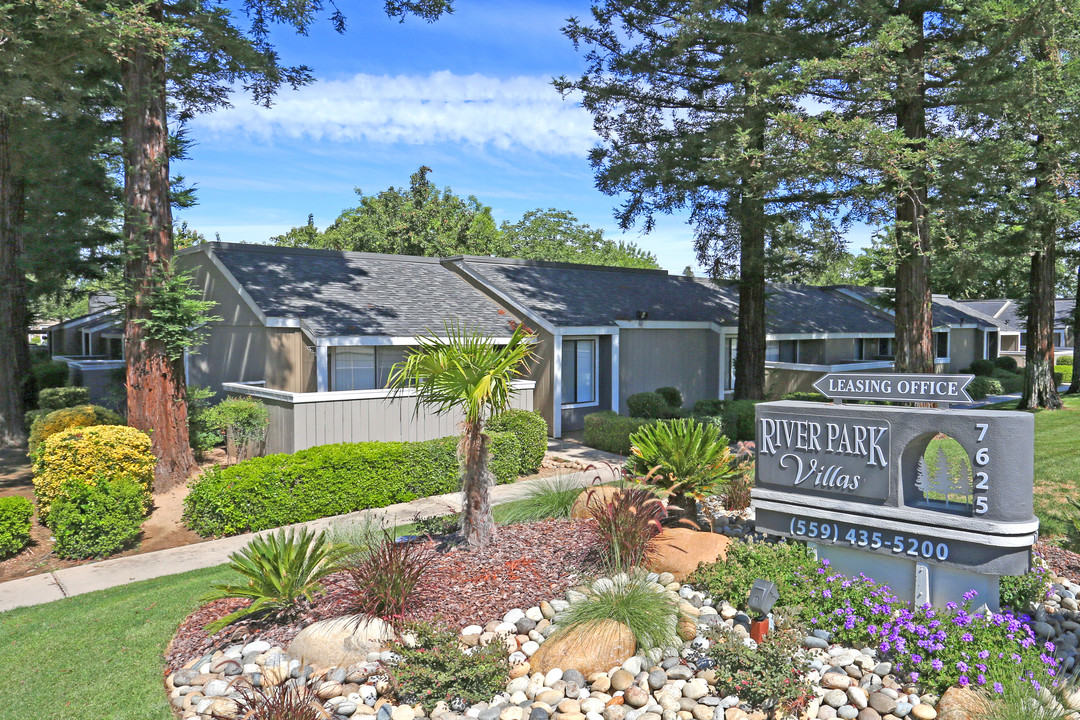 River Park Villas in Fresno, CA - Building Photo