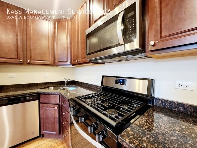 property at 2854 W Rosemont Ave