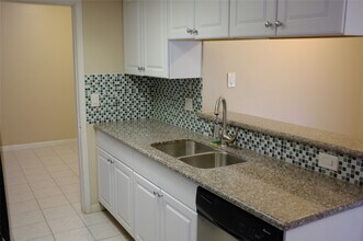 6310 French Chateau Dr in Houston, TX - Building Photo - Building Photo