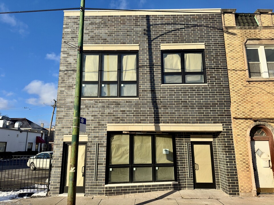 250 E 115th St in Chicago, IL - Building Photo