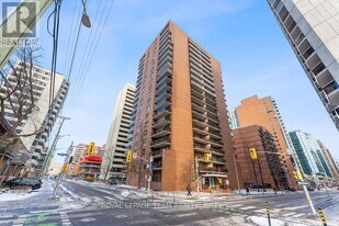 475 Laurier Ave W in Ottawa, ON - Building Photo