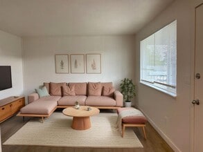 Bridgewood Estates Apartments in Lakewood, WA - Building Photo - Interior Photo