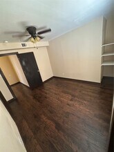 10715 Hillman Dr in Dickinson, TX - Building Photo - Building Photo