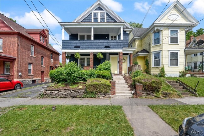 property at 1030 Oak St