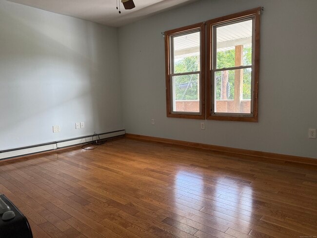 154 Charles St in Waterbury, CT - Building Photo - Building Photo