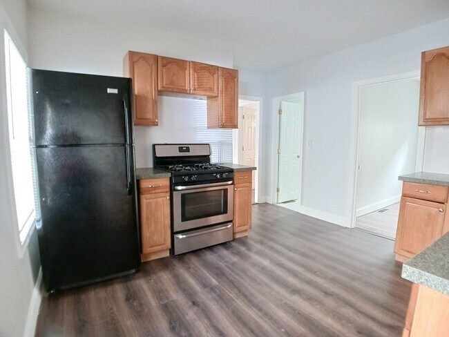 17 Clare St in Lowell, MA - Building Photo - Building Photo