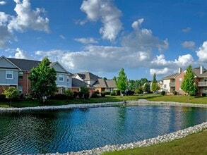 The Village at Stone Falls in Dayton, OH - Foto de edificio - Building Photo