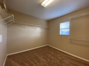 4678 Ross Lanier Ln in Kissimmee, FL - Foto de edificio - Building Photo