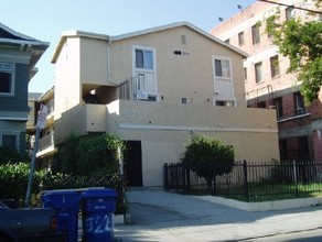 5227 Monte Vista St in Los Angeles, CA - Building Photo - Building Photo