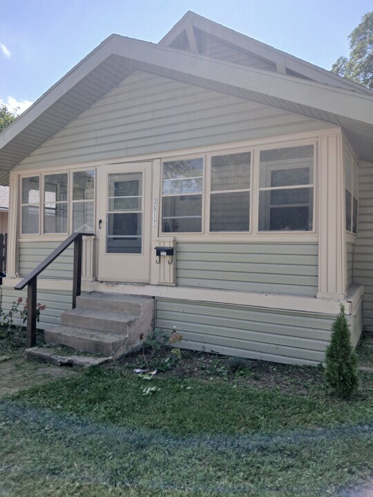 2517 Essex St in Kansas City, KS - Foto de edificio