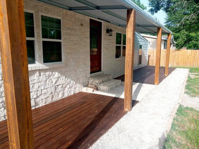 25745 Dulaney St in Splendora, TX - Building Photo - Building Photo