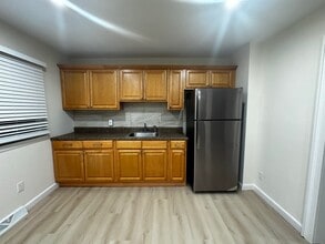 75 Saltonstall Pky, Unit C3 in East Haven, CT - Foto de edificio - Building Photo