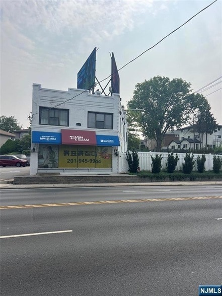 432 Broad Ave in Ridgefield, NJ - Building Photo - Building Photo