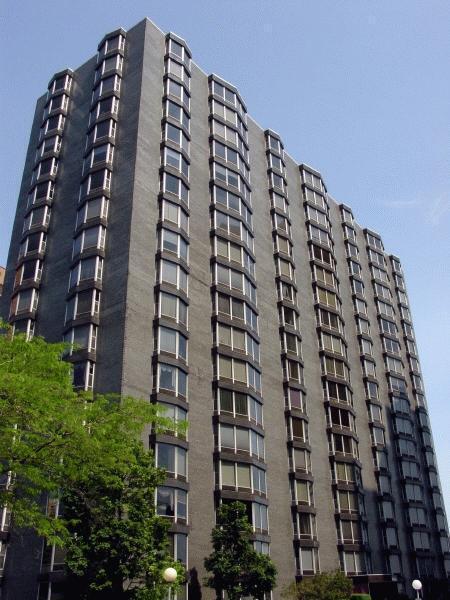 Shoreline East Condominiums in Detroit, MI - Building Photo