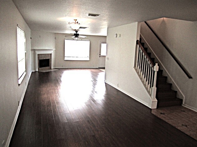 11806 Skydale Dr in Tomball, TX - Building Photo