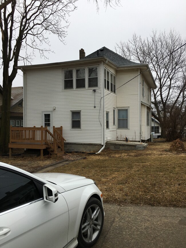 122 N 35th St in Omaha, NE - Building Photo - Building Photo