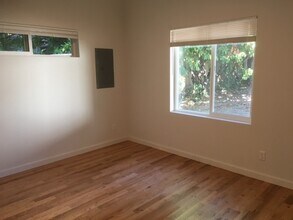 11741 40th Ave NE in Seattle, WA - Foto de edificio - Building Photo