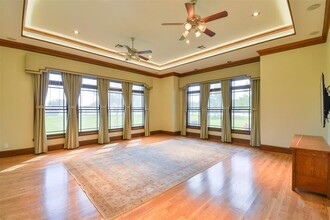 5823 S Farm-to-Market 565 Rd in Baytown, TX - Building Photo - Building Photo
