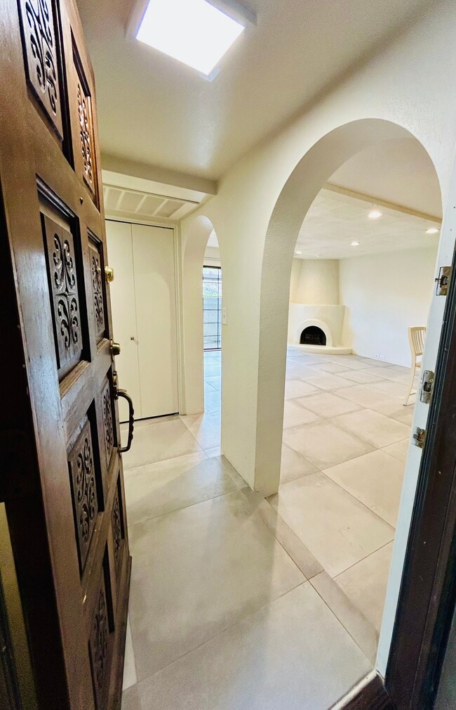 7557 N Dreamy Draw Dr, Unit 156 in Phoenix, AZ - Building Photo - Building Photo