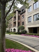1800 Amberley Ct in Lake Forest, IL - Building Photo - Building Photo