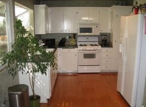 27567 Pamplico Dr in Santa Clarita, CA - Building Photo - Building Photo