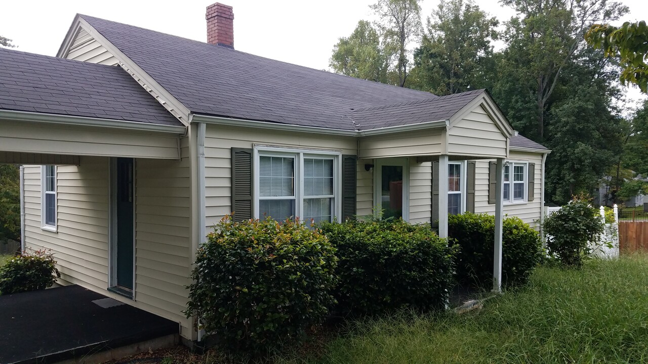 3319 S Elm Eugene St in Greensboro, NC - Building Photo