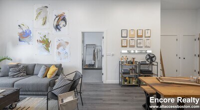 144 Addison St in Boston, MA - Foto de edificio - Building Photo