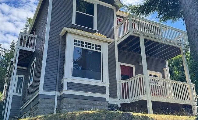 property at 610 N State St