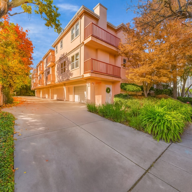 property at 734 Chestnut St