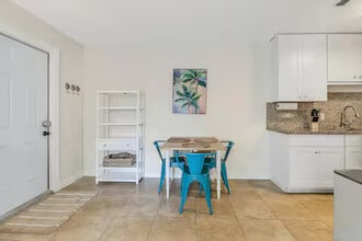 713 Penn St, Unit Unit 1 in West Palm Beach, FL - Building Photo - Building Photo