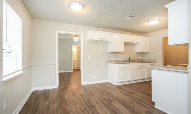 property at 6110 Glen Lee Dr