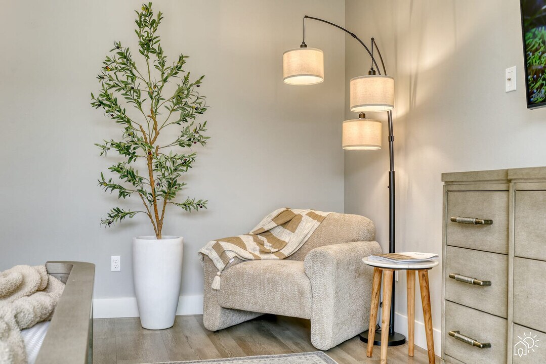 1669 Colleen St in Sarasota, FL - Building Photo