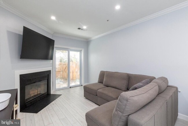 255 S Pickett St in Alexandria, VA - Building Photo - Building Photo