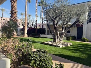 45225 Sunset Ln in Palm Desert, CA - Foto de edificio - Building Photo