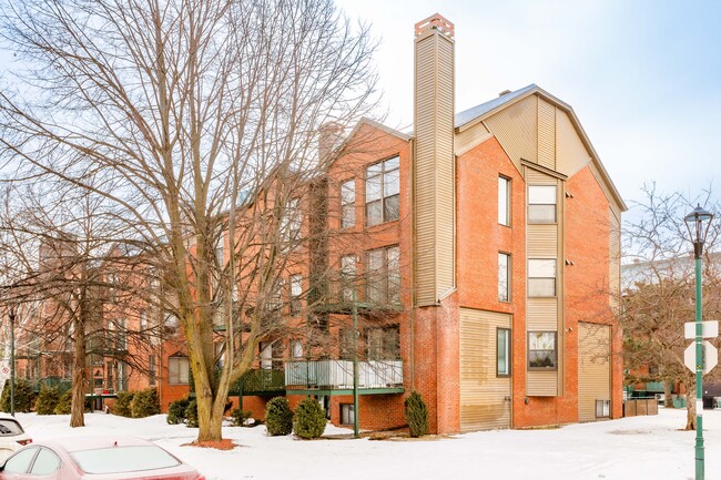 695 Jacques-Léonard Tsse in Montréal, QC - Building Photo - Building Photo