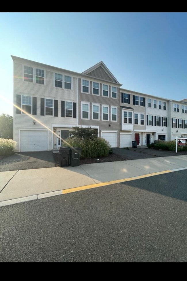 8322 Heritage Crossing Ct