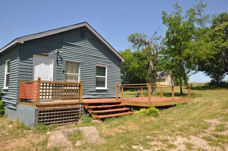 1866 Old Mineral Wells Hwy in Weatherford, TX - Building Photo - Building Photo