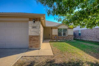 8652 Star Thistle Dr in Fort Worth, TX - Building Photo - Building Photo