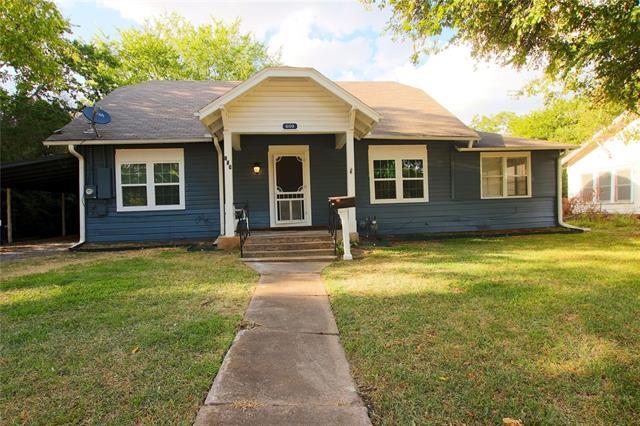 609 E 11th St in Bonham, TX - Building Photo