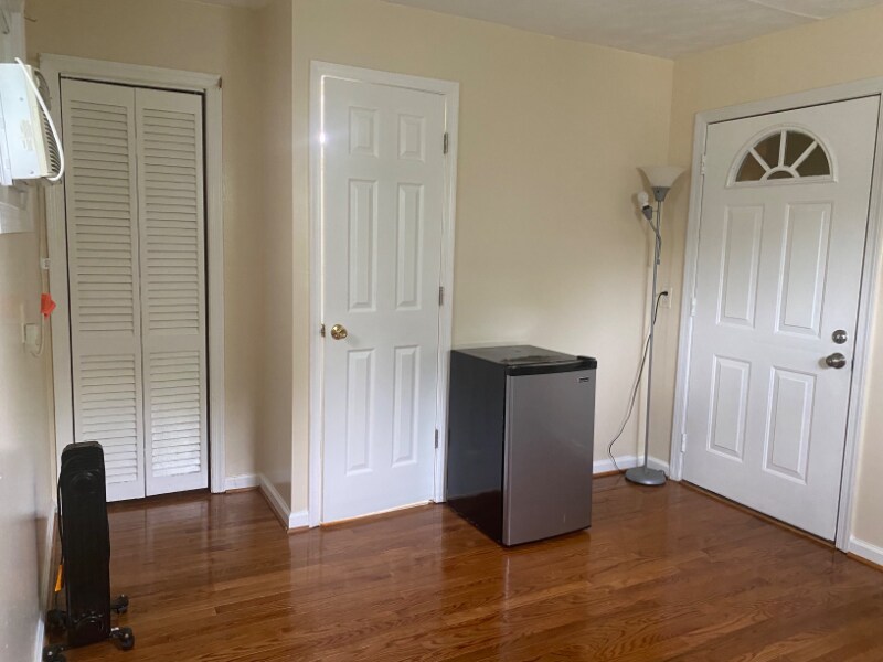 11727 Veirs Mill Rd in Silver Spring, MD - Foto de edificio