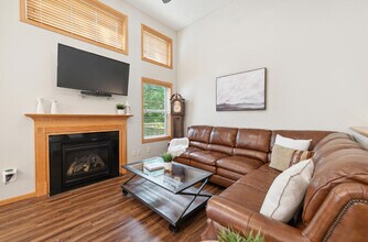 3183 Frontier Dr in Woodbury, MN - Building Photo - Building Photo