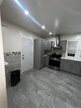 349 Warwick Ave in Mount Vernon, NY - Building Photo - Building Photo