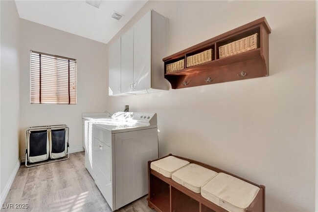 property at 904 Pont Chartrain Dr