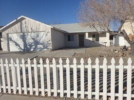408 Christopher Ct in Ridgecrest, CA - Building Photo