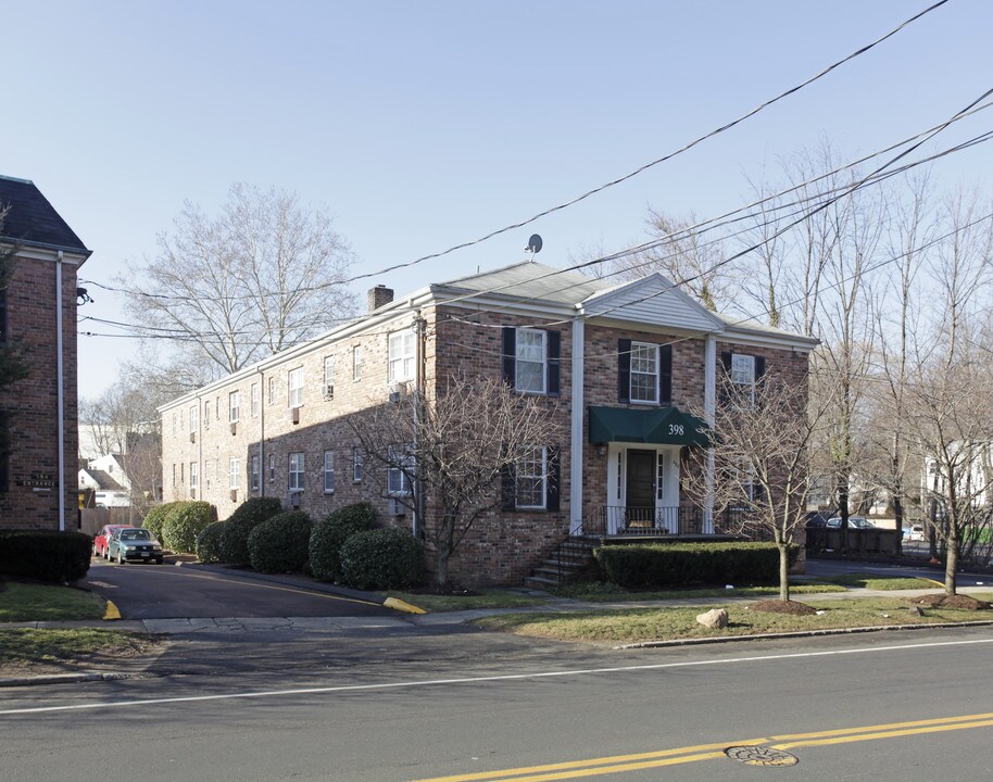 Courtland Glen Cooperative Apartments in Stamford, CT - Building Photo