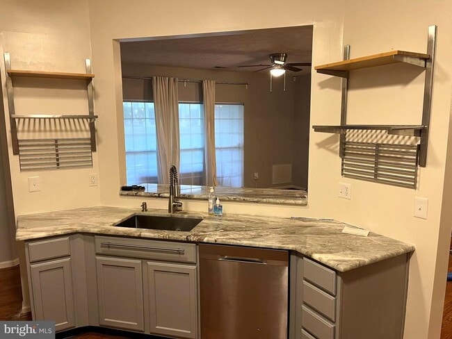 property at 2503 Amber Orchard Ct W