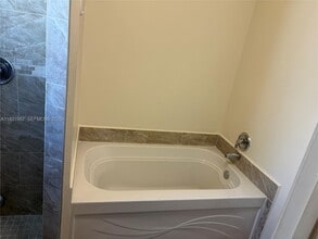 244 Caribe Ct in Greenacres, FL - Building Photo - Building Photo