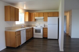 1826 NE 24th Ave in Hillsboro, OR - Building Photo - Building Photo