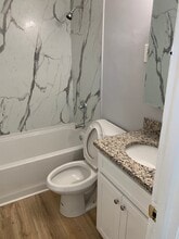 167 Park Rd, Unit 2w in West Hartford, CT - Building Photo - Building Photo