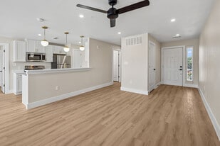 Lake Meadows in Garland, TX - Building Photo